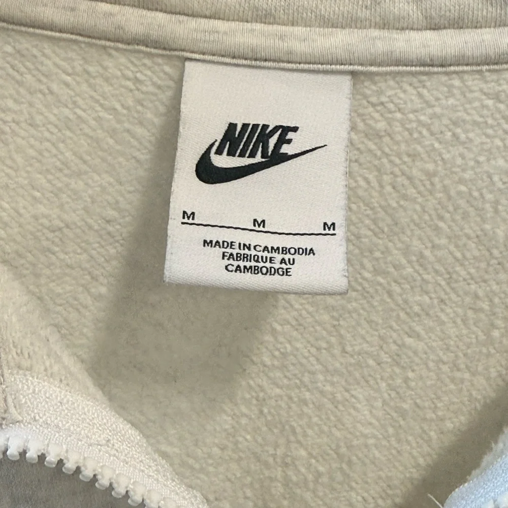 Nike Gray Half-Zip Pullover Sweatshirt Size M - Picture 3 of 4
